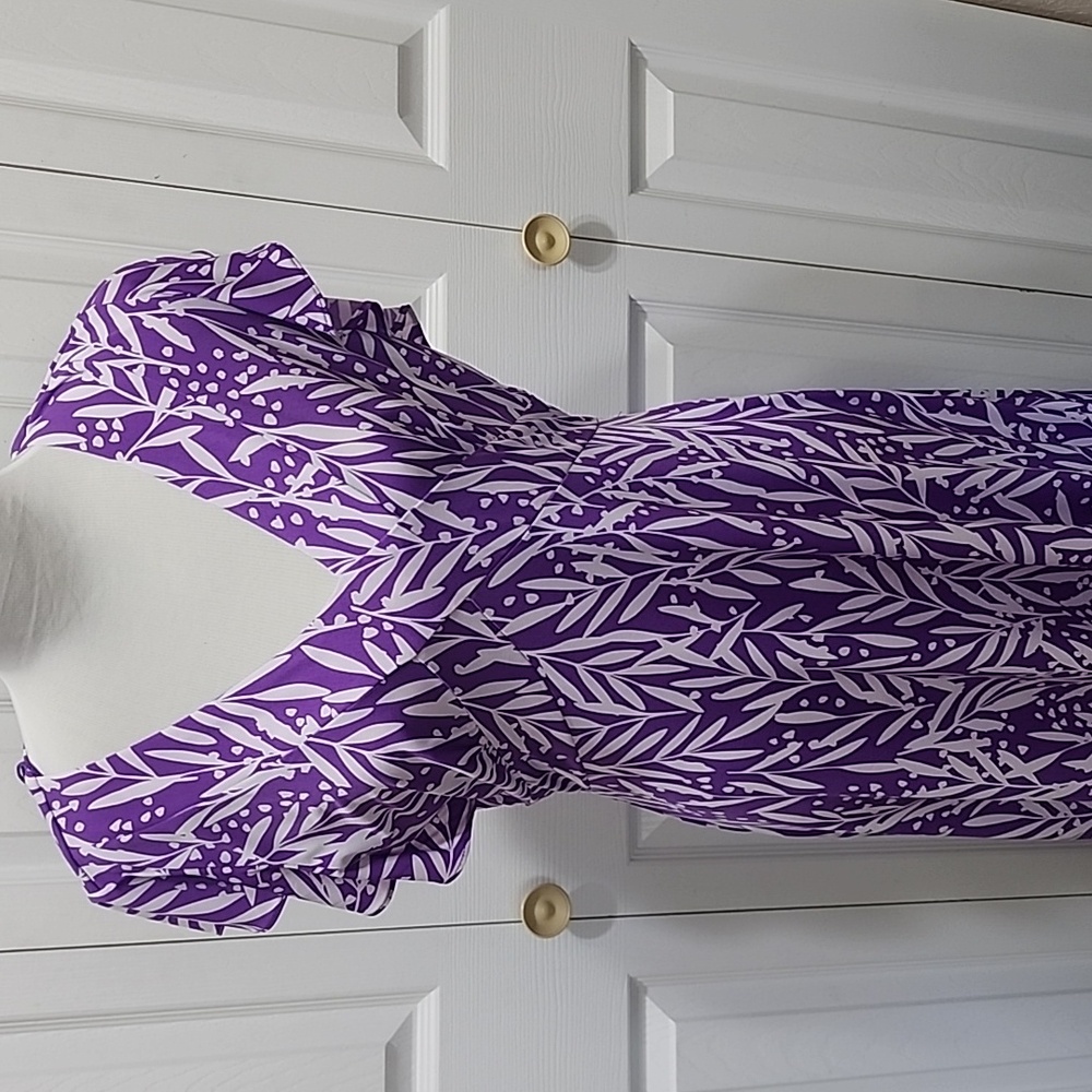 London Times Purple and White Leaf Print Midi Dress